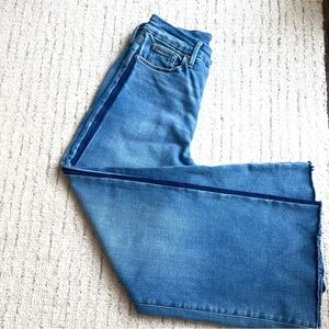 Good American Classic Blue Jeans
